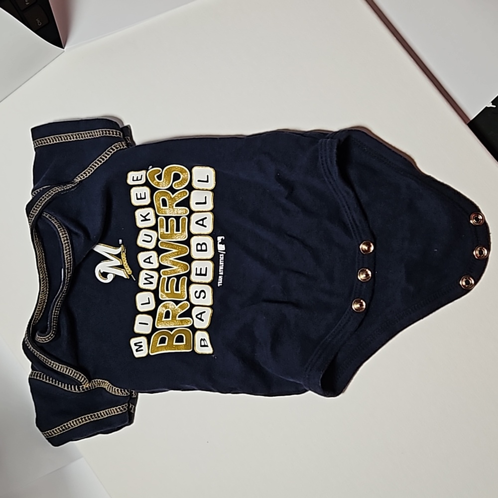 Milwaukee brewers 0-3 Months